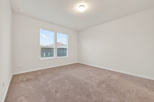 Building Photo - 5907 Osprey Dr