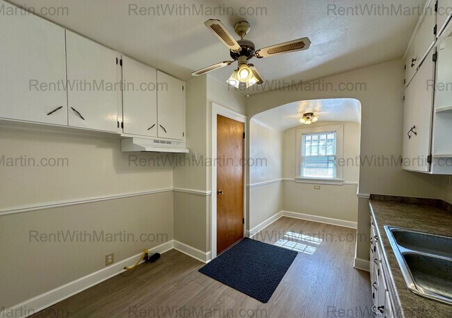 Building Photo - 1917 W 3rd St