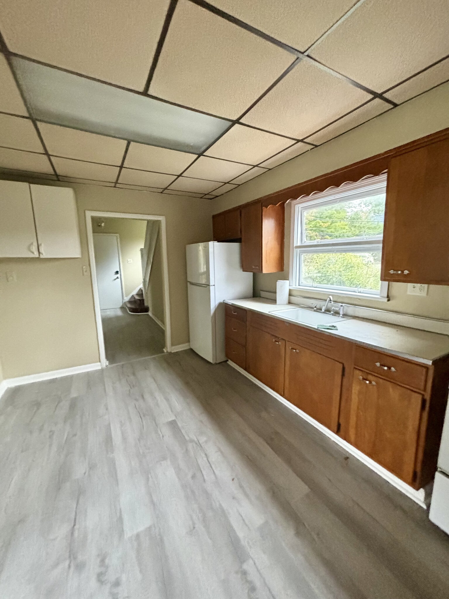 Building Photo - 1053 S Valley Ave