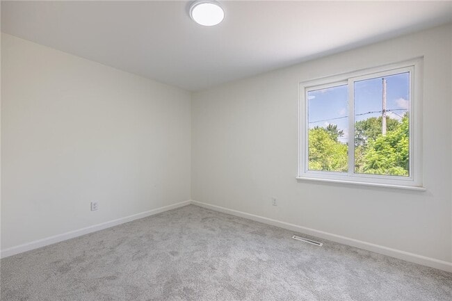 Building Photo - 6221 Longford Rd