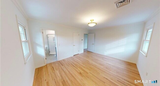 Building Photo - 1 Cottontail Rd