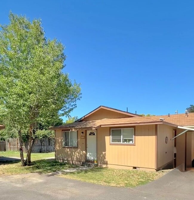 Primary Photo - 3035-3037 Kane Street