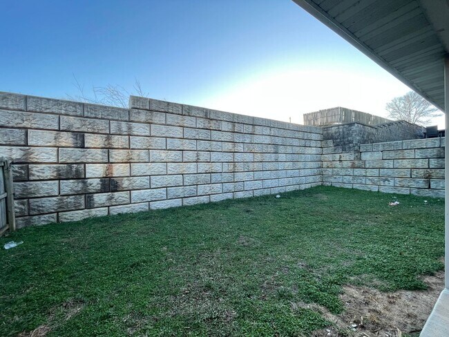 Building Photo - Kirkwood