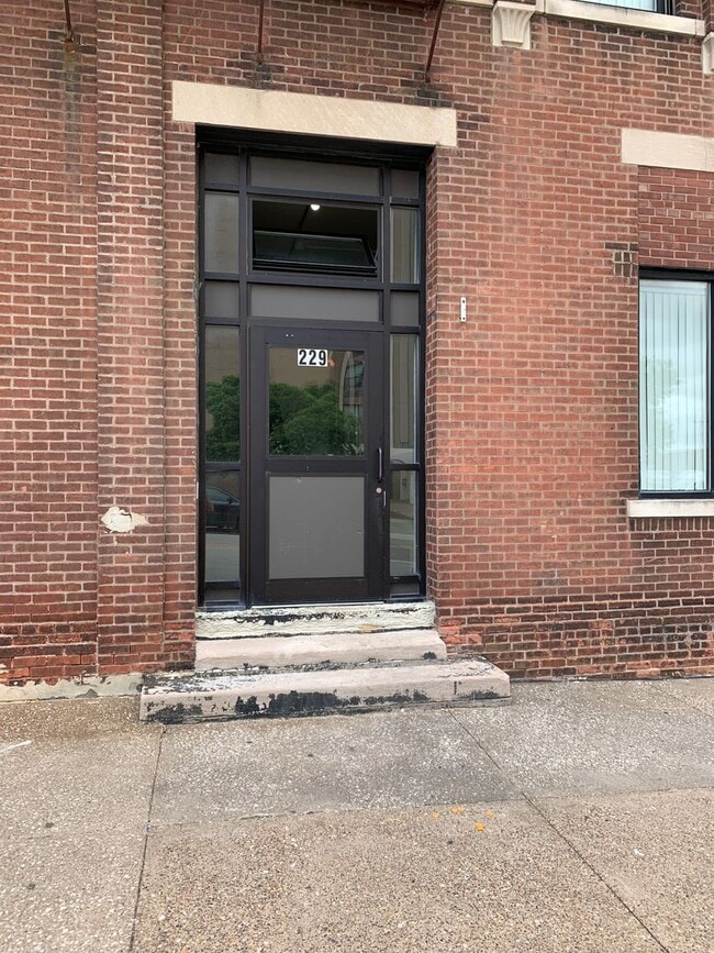 Building Photo - 229 Scott St