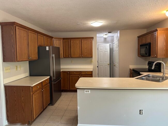 Building Photo - 581 Rhodora Ridge