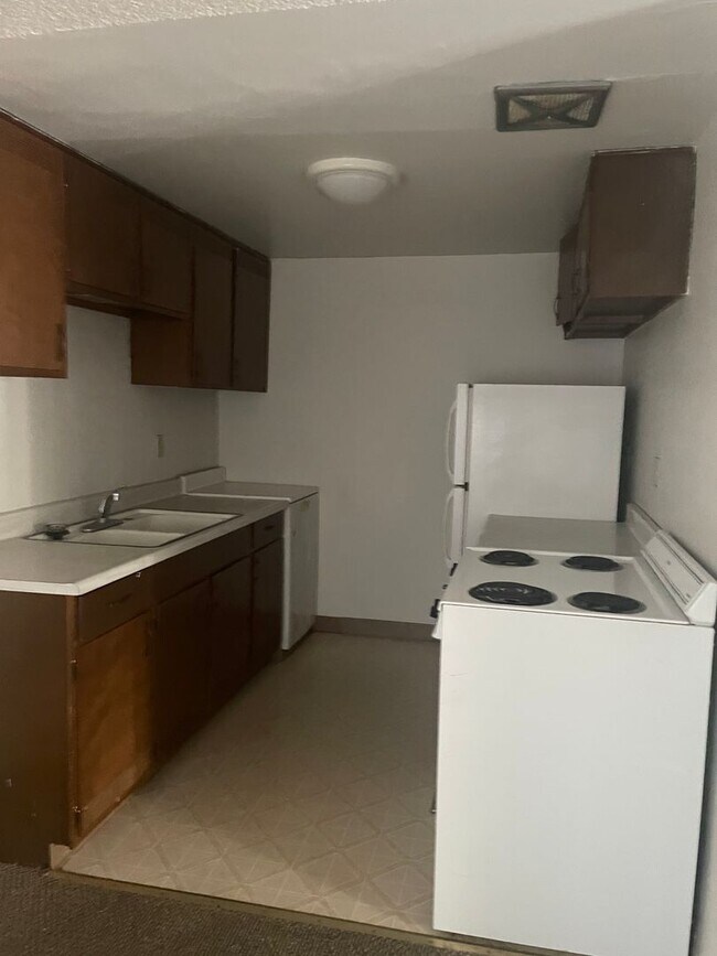 Building Photo - TH110-AfarinLLC