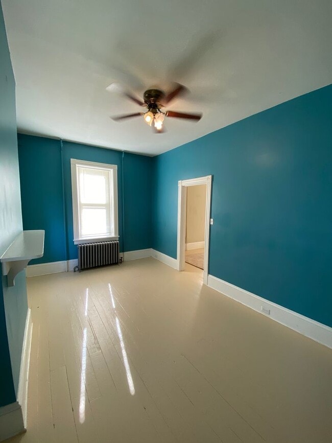 Building Photo - Large Victorian House in Lancaster City wi...