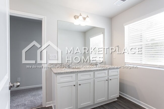 Building Photo - 1472 Stephens Vw Dr