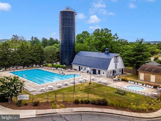 Building Photo - 8024 Hollow Reed Ct