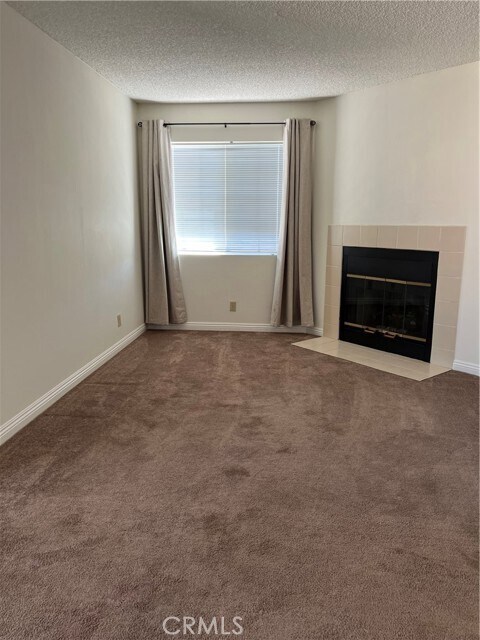Building Photo - 3101 Plaza del Amo