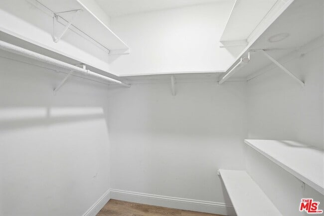 Building Photo - 6646 Franrivers Ave