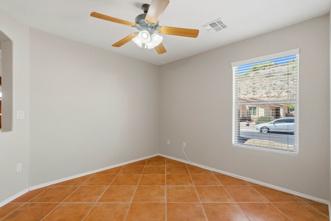 Building Photo - 39116 Quick Trot Dr