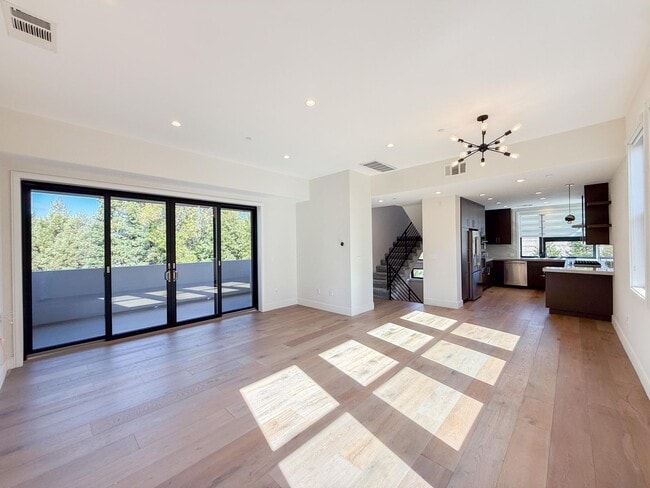 Building Photo - Newer Modern Single Family Home With Cupertino Schools