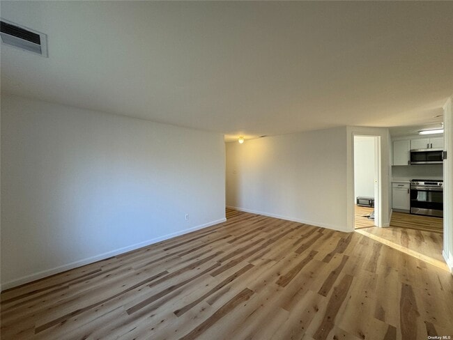 Building Photo - 91 Glen Hollow Dr