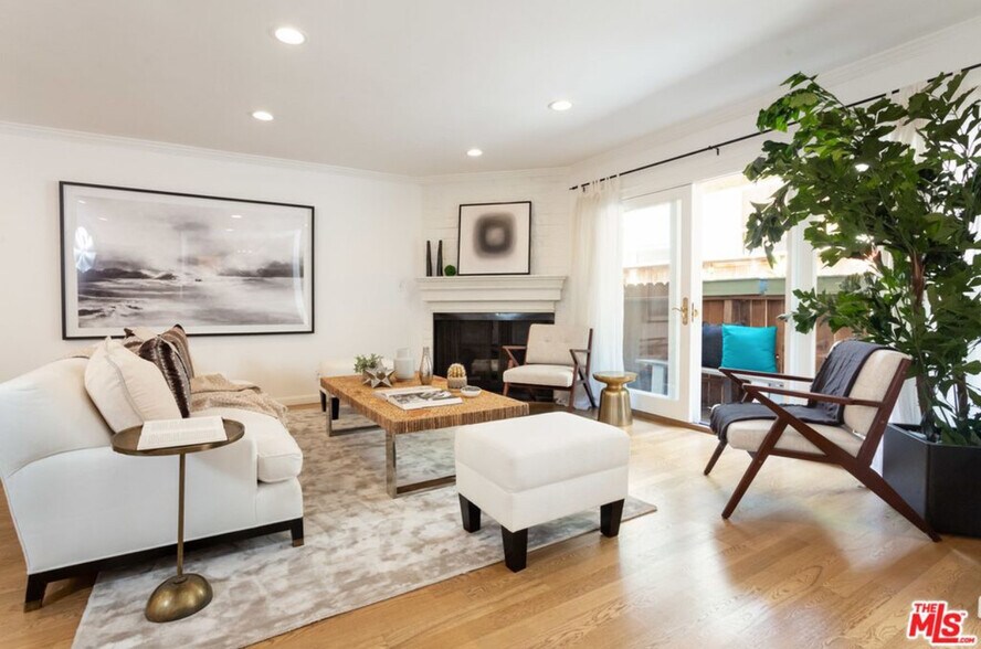 Building Photo - 1037 18th St