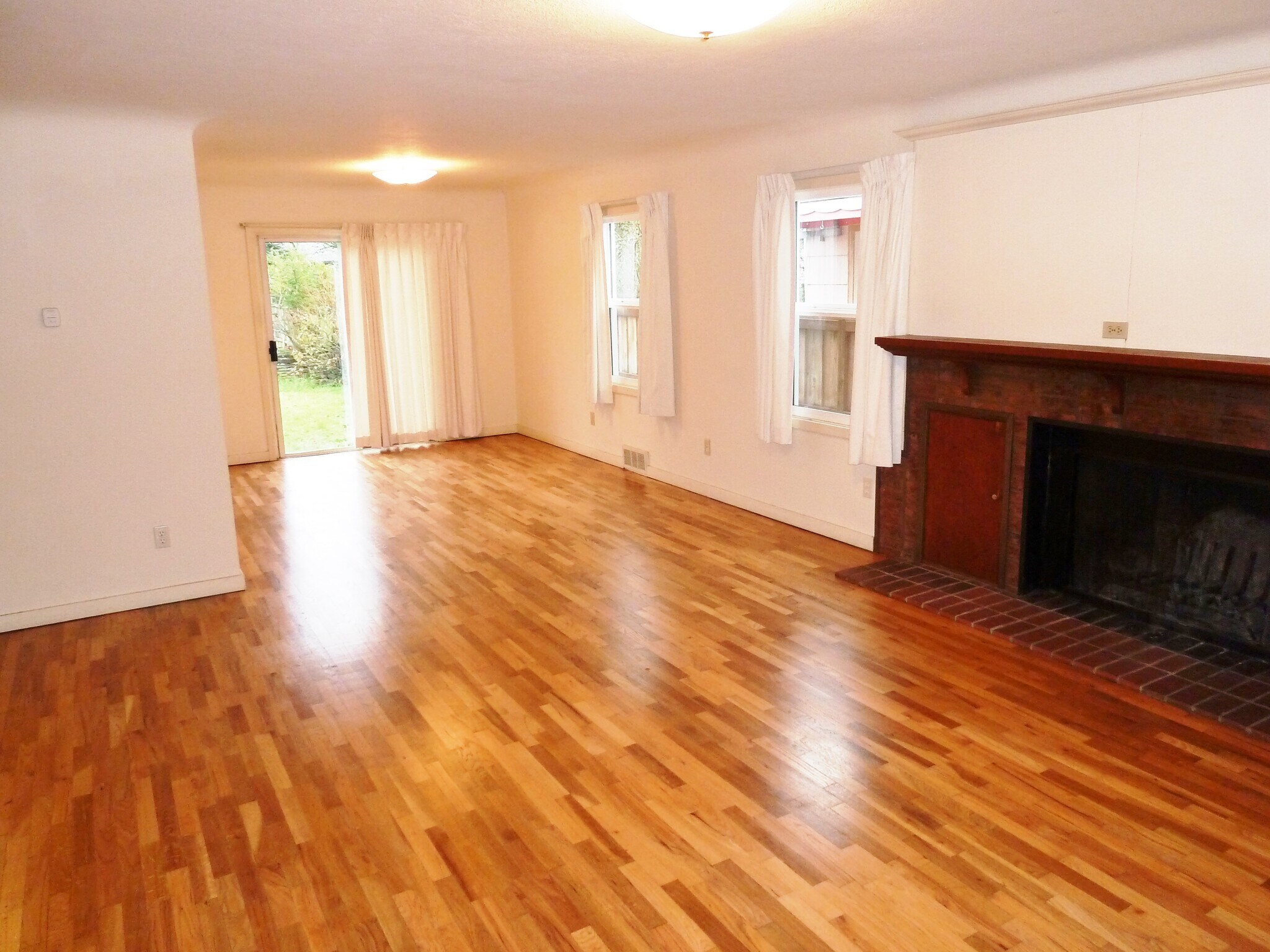 Building Photo - 1263 Tyler St