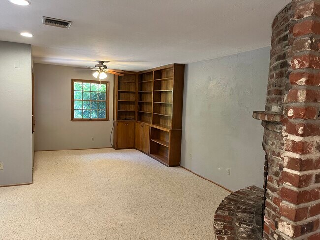 Building Photo - 4781 Rex Ct