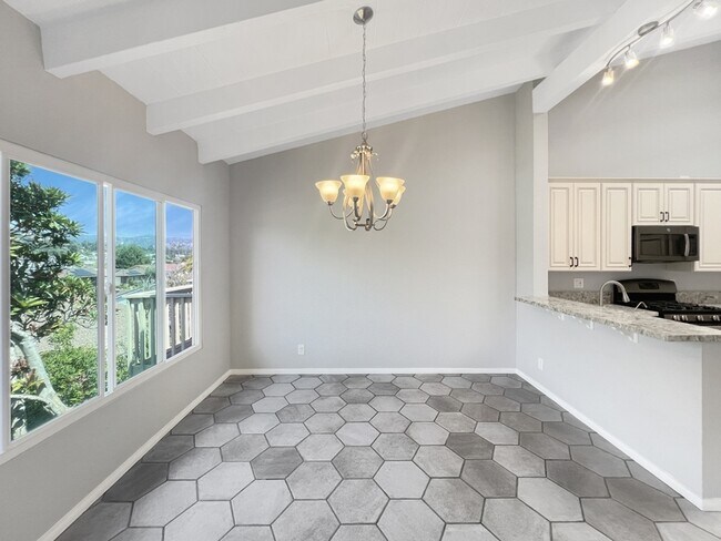 Building Photo - 1334 Miraflores Glen