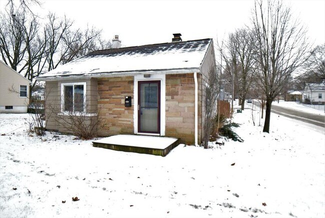 Primary Photo - 655 36th St NE