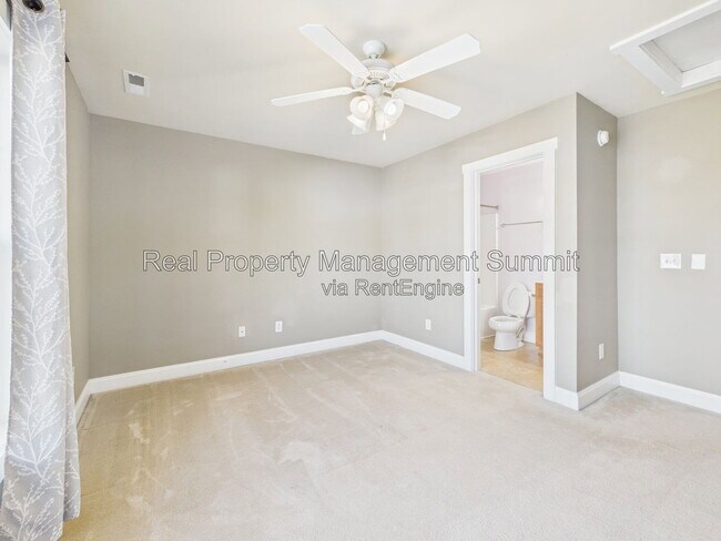 Building Photo - 350 Marquette Ct