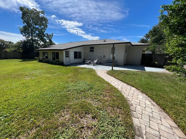 Building Photo - Splendid 3 Bed/2 Bath Home in North Pensacola