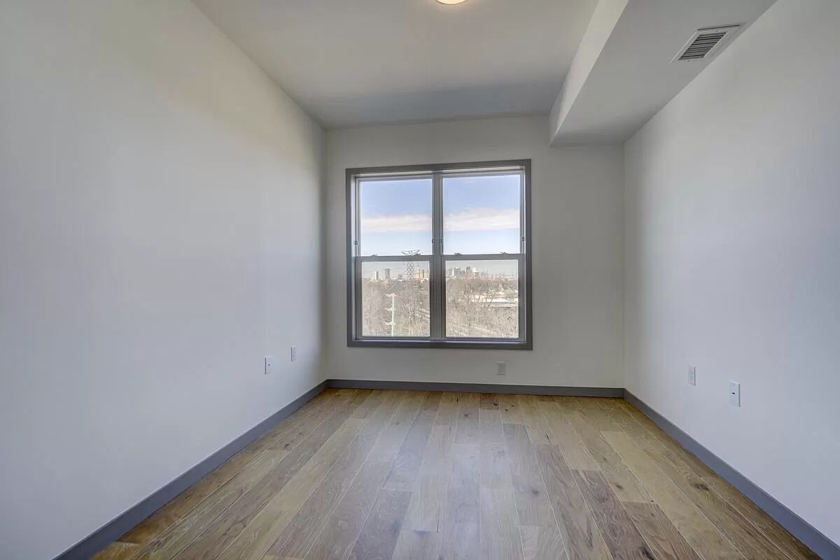Guest Bedroom - 400 Herron Dr