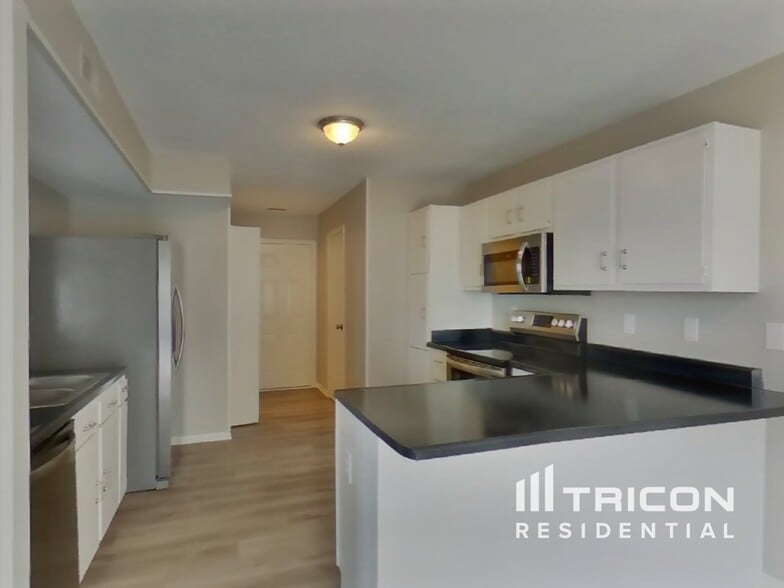 Building Photo - 4531 Riverbrook Ln