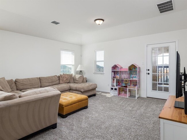 Building Photo - 3921 Riardo Dr