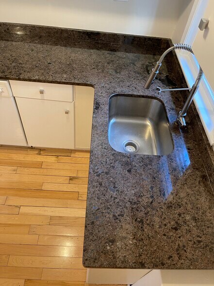 Kitchen - 20 Boylston St