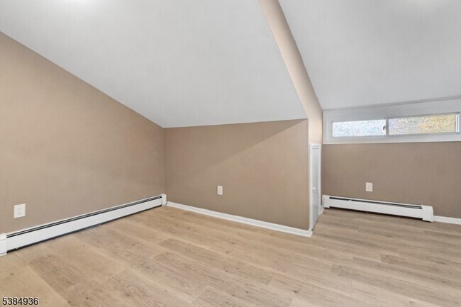 Building Photo - 29 Ligham St