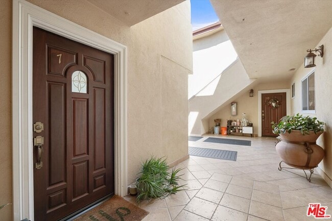 Building Photo - 14934 Dickens St