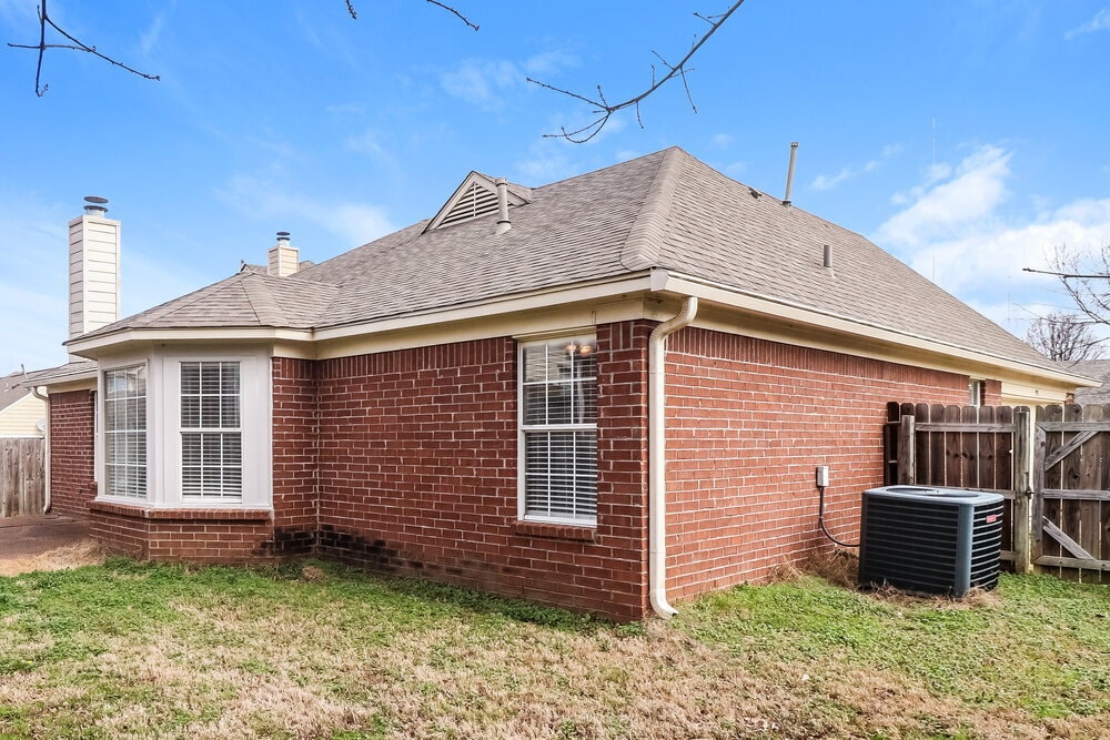 Building Photo - 995 Scofield Dr