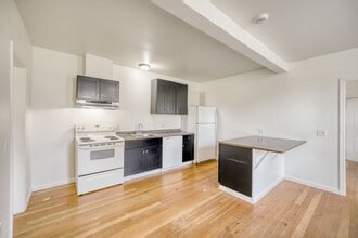 Building Photo - 1619 S Yakima Ave