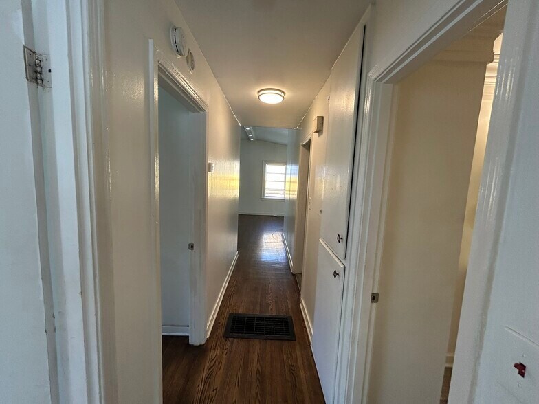 Building Photo - 4236 39th Ave N