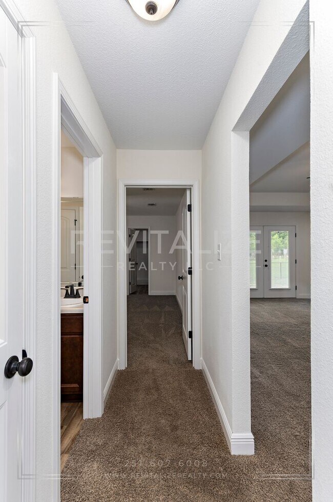 Building Photo - Elegant 4 Bed 3 Bath Cul-de-sac Home in Silverhill