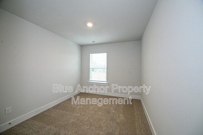 Building Photo - 103 S Grassland Rd