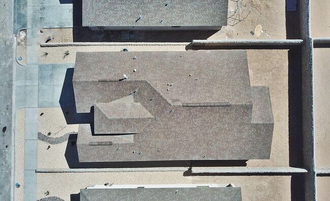 Building Photo - 729 C. Escondida