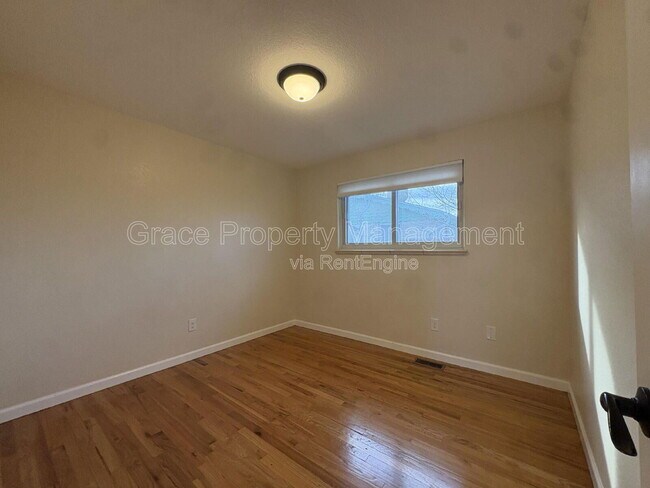 Building Photo - 3183 Vaughn St