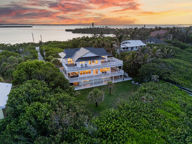 Building Photo - 12376 Jimmy Buffett Mem Hwy