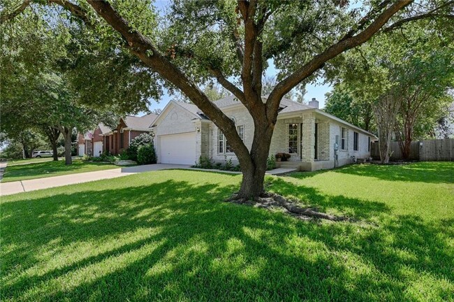 Building Photo - 924 Tallow Trail