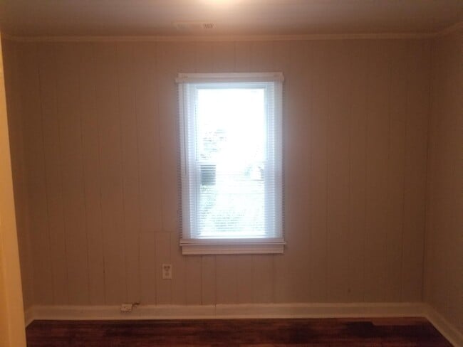 Building Photo - 2125 Burroughs Ave SE