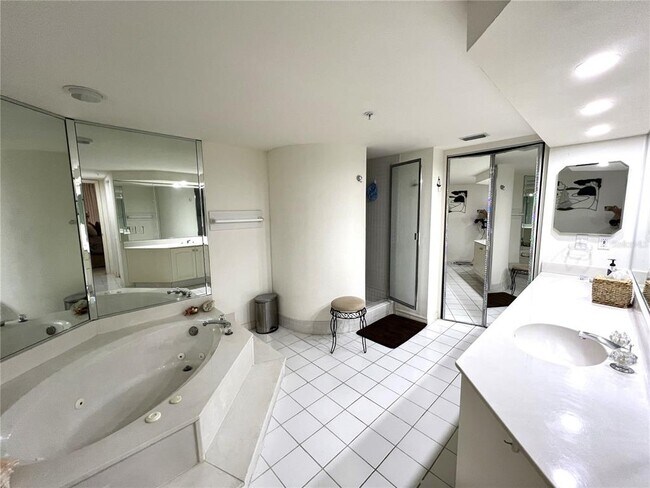 Building Photo - 6650 Sunset Way