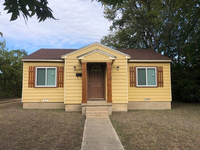 Primary Photo - Yellow Home