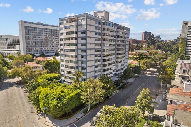 Building Photo - 969 Hilgard Ave