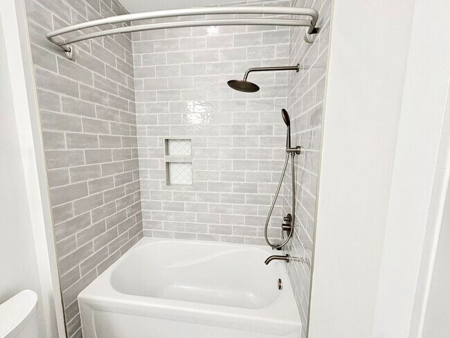 Building Photo - 211 Crooked Cedar Way