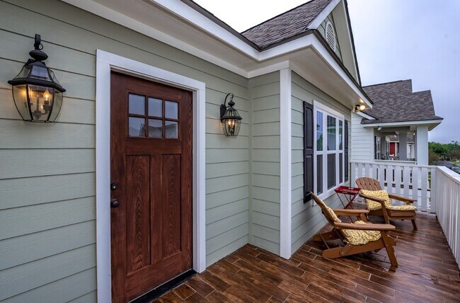Building Photo - 1117 Oney Hervey Dr