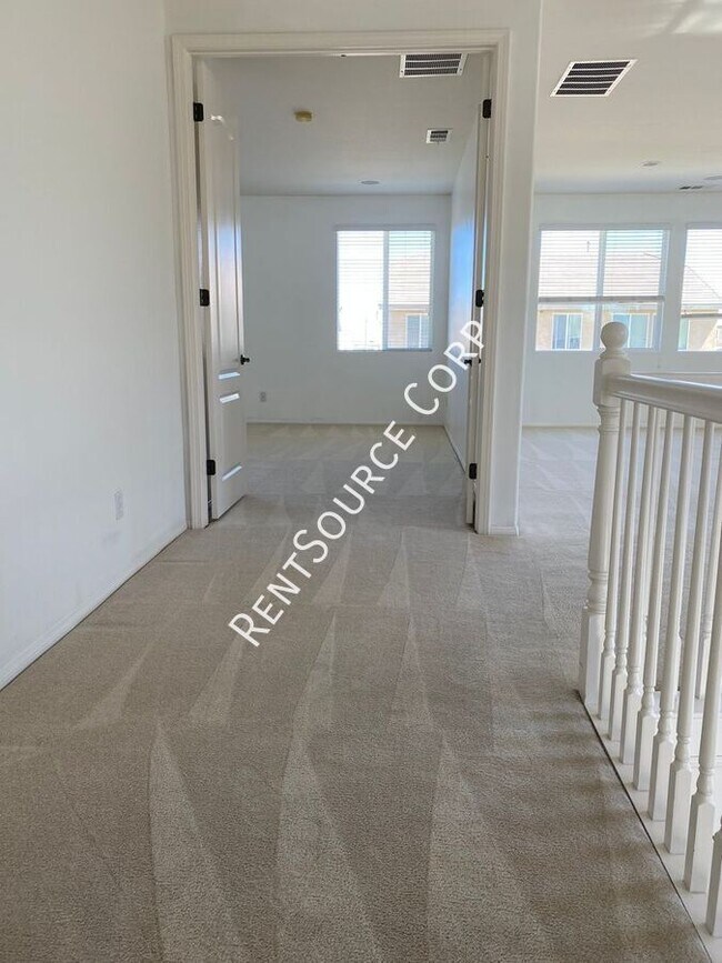 Building Photo - 3147 W Kildare St