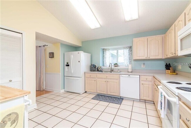 Building Photo - 1907 Coral Tree Ct