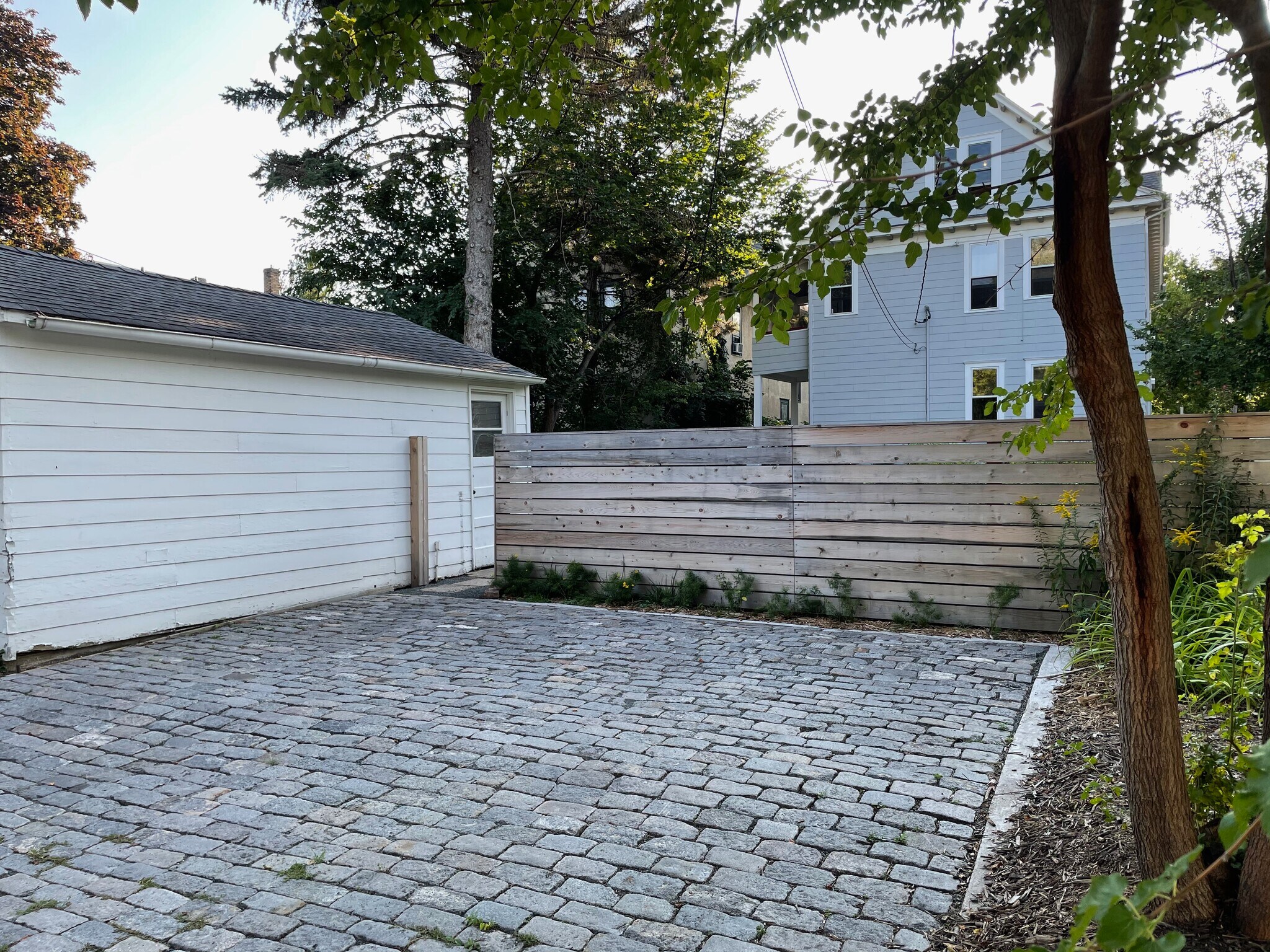 Building Photo - 2221 26th Ave S