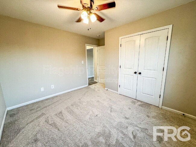 Building Photo - 200 Willow Pond Dr